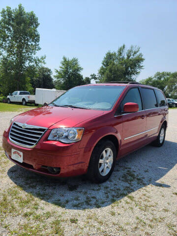 2009 Chrysler Town and Country for sale at WESTSIDE GARAGE LLC in Keokuk IA