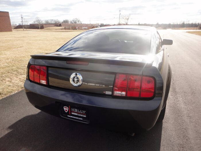 2007 Ford Mustang V6 Deluxe