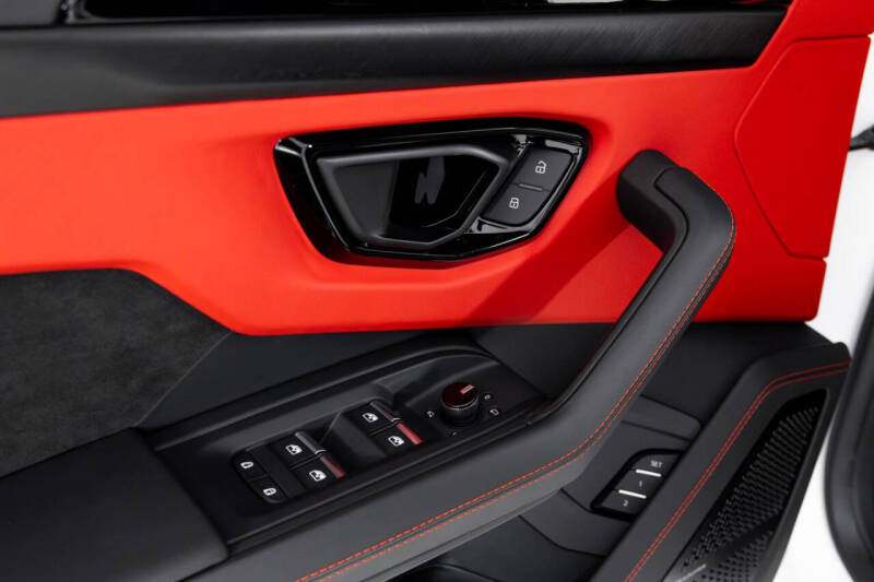 2024 Lamborghini Urus S