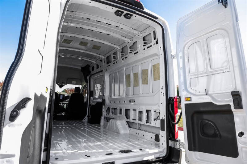 2022 Ford E-Transit 350