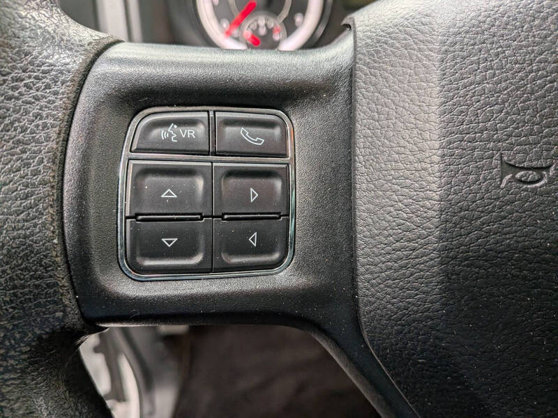 2016 RAM 1500 SLT