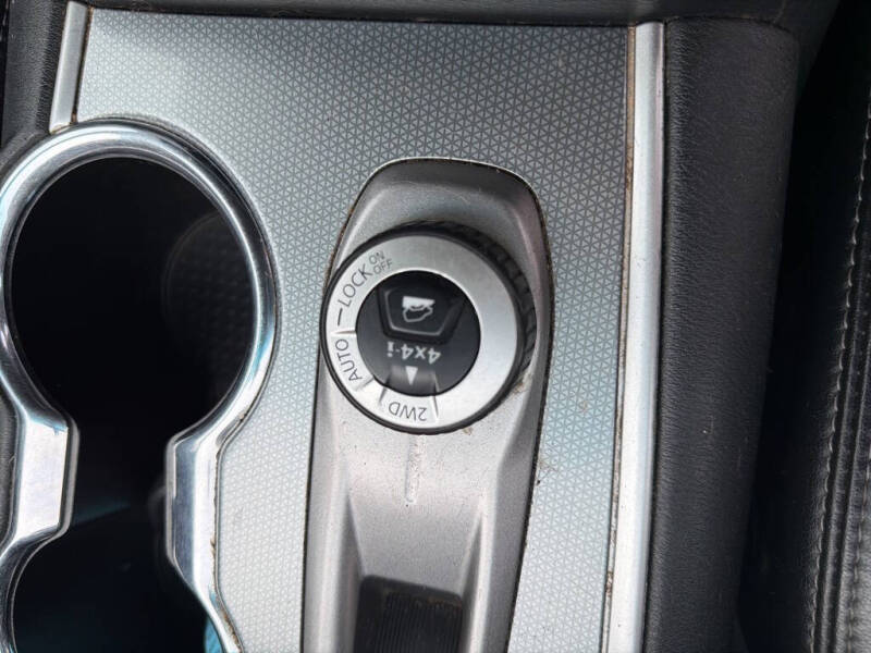 2017 Nissan Pathfinder SL