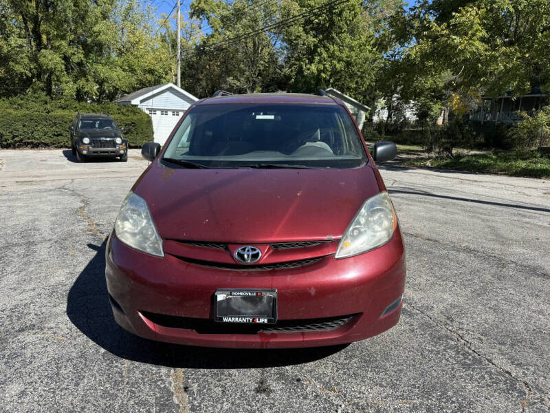 2008 Toyota Sienna LE photo 3