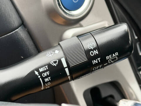 2017 Toyota Prius v Five