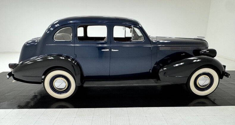 1937 Pontiac Chieftain