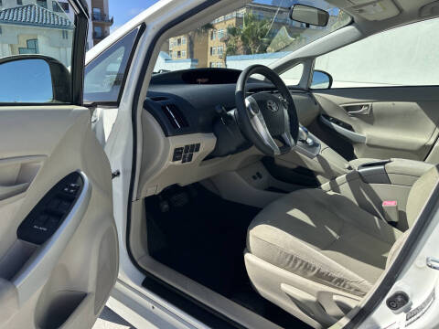 2012 Toyota Prius Two