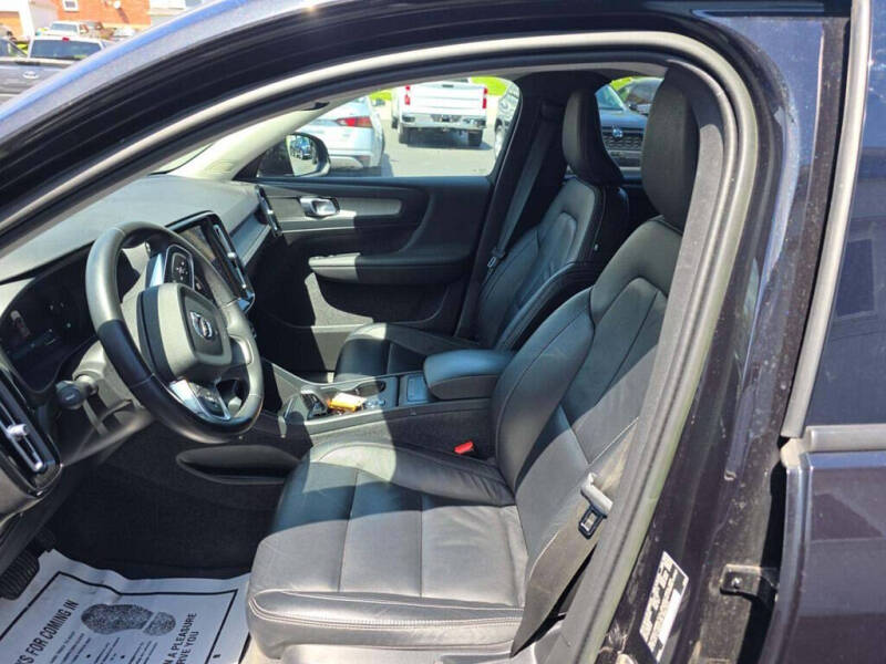 2023 Volvo XC40 B5 Core