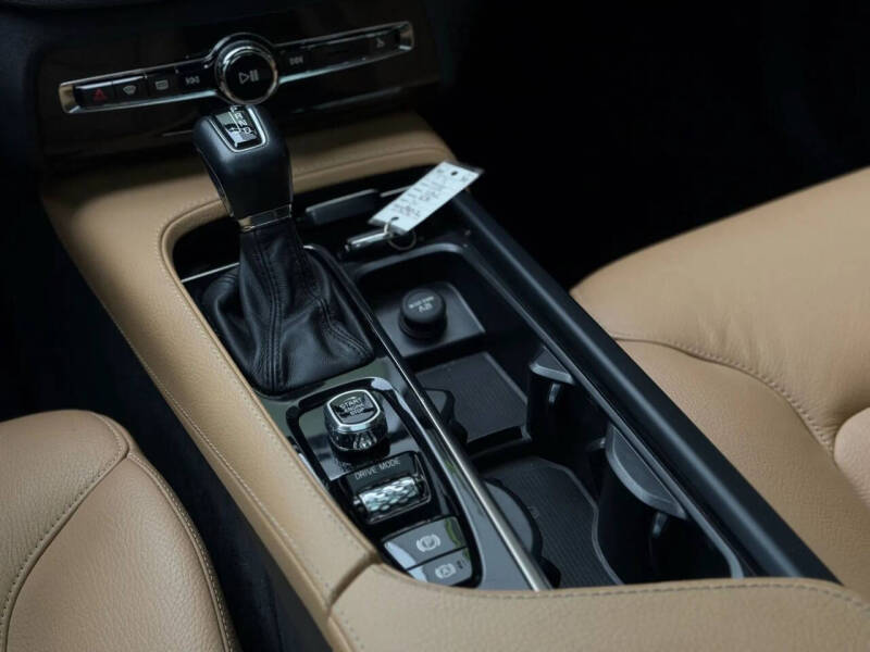 2018 Volvo XC90 T6 Momentum