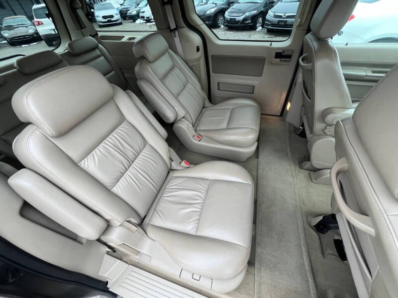 2005 Ford Freestar SEL