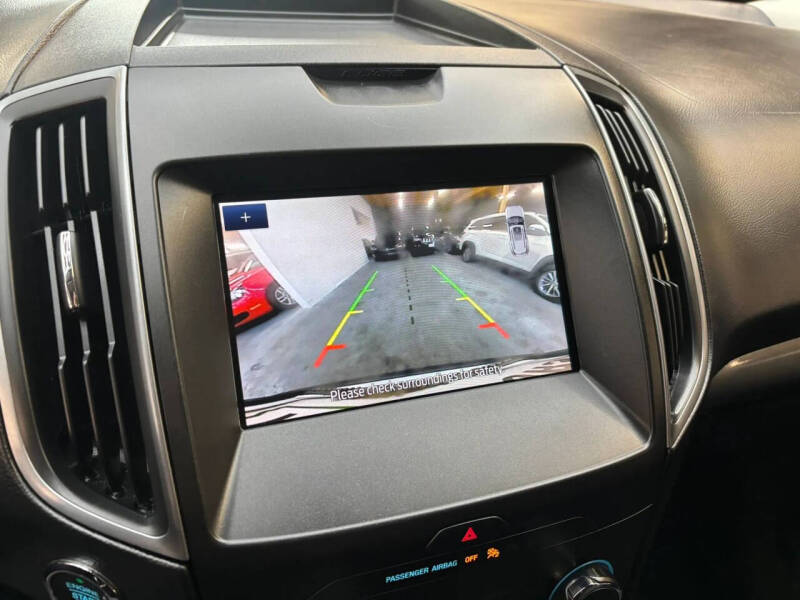 2020 Ford Edge SE