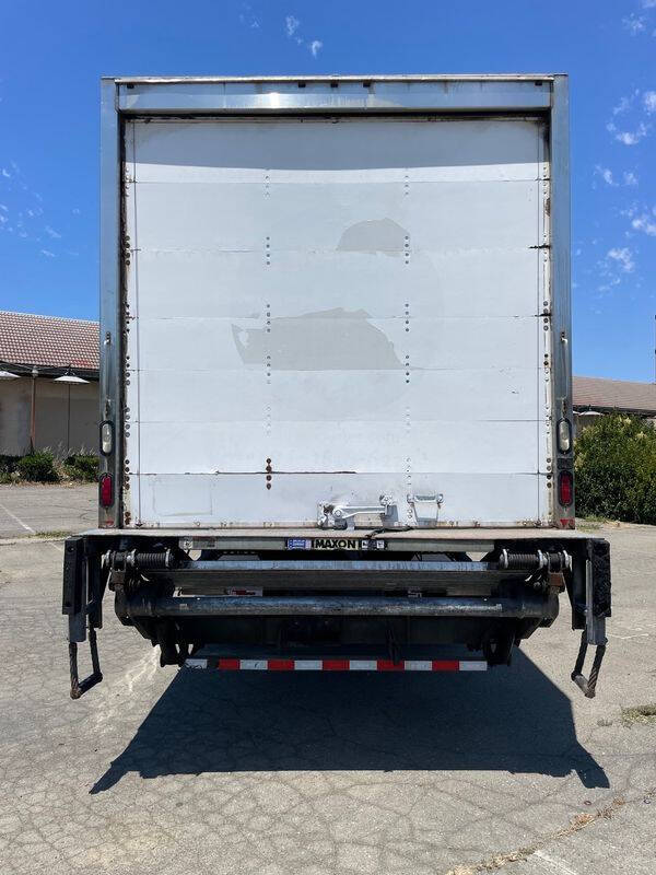 2020 Freightliner M2 106
