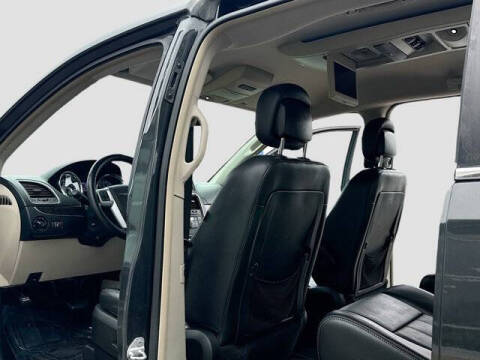 2012 Chrysler Town and Country Touring