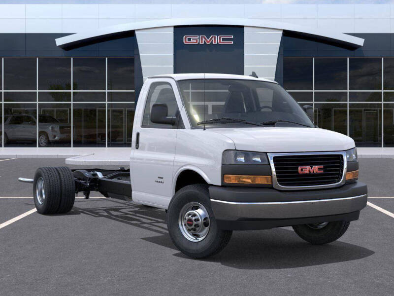 2025 GMC Savana 3500