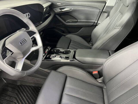 2025 Audi Q6 e-tron quattro Premium Plus