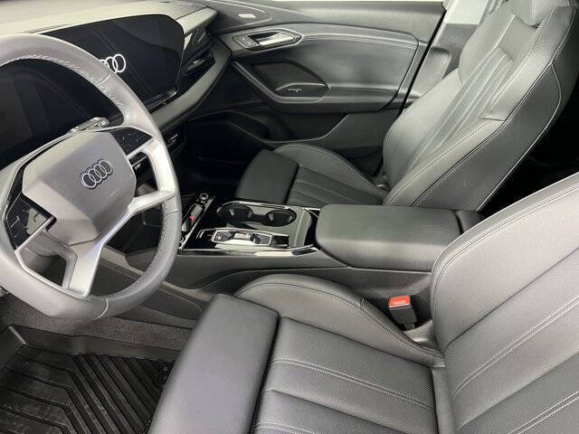 2025 Audi Q6 e-tron quattro Premium Plus