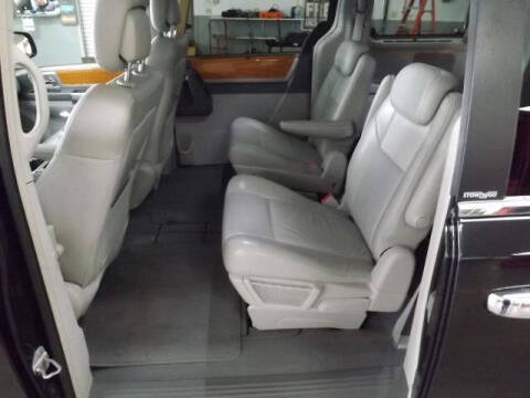 2010 Chrysler Town and Country Limited