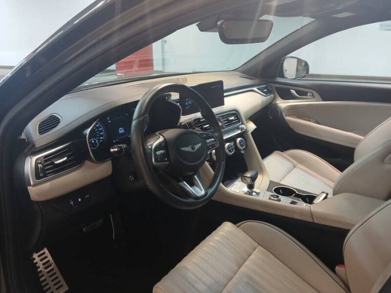 2023 Genesis G70 2.0T