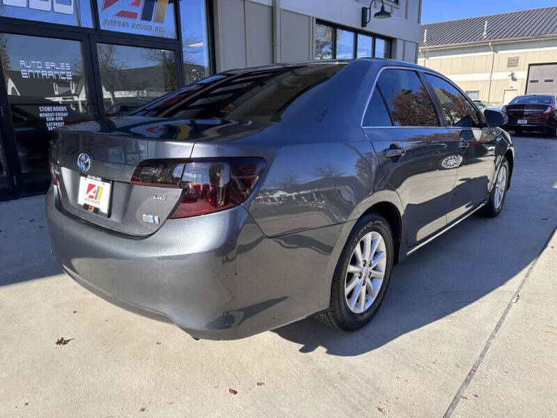 2013 Toyota Camry LE Hybrid photo 10