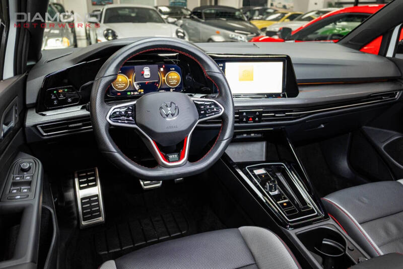 2023 Volkswagen Golf GTI SE