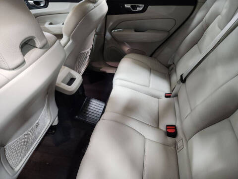 2023 Volvo XC60 Recharge T8 Plus Bright Theme