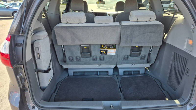 2019 Toyota Sienna LE 8-Passenger