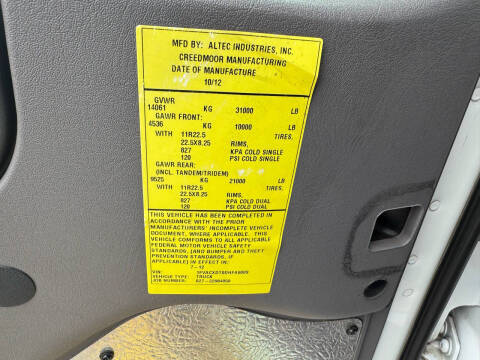 2013 Freightliner M2 106