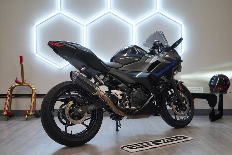2025 Kawasaki Ninja 500 SE ABS