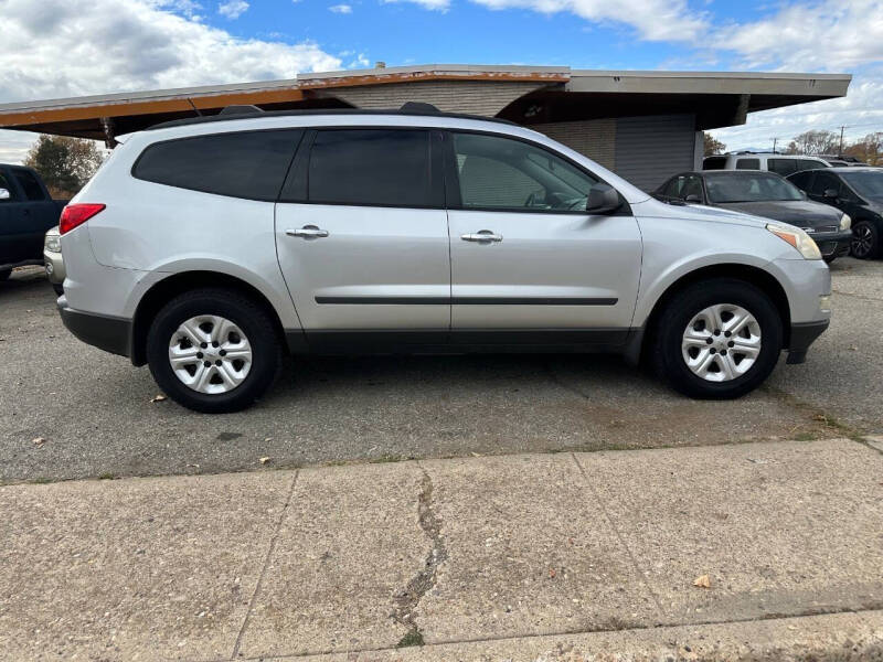 2011 Chevrolet Traverse LS