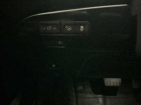 2022 Toyota Prius LE