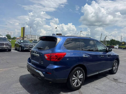 2020 Nissan Pathfinder SV