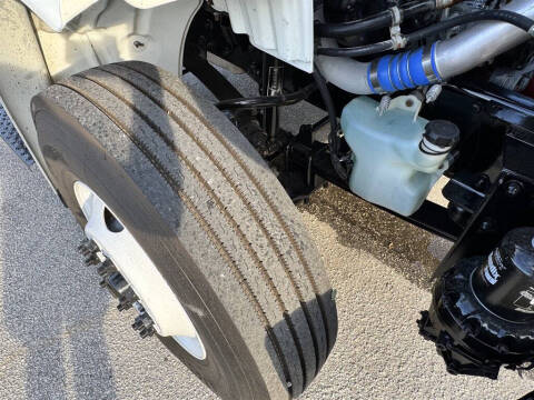 2018 Freightliner M2 106