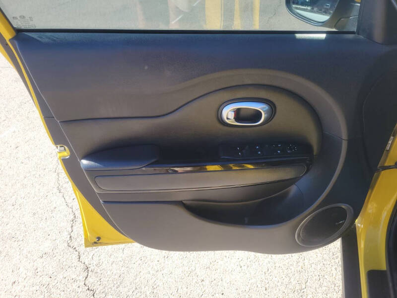 2015 Kia Soul +