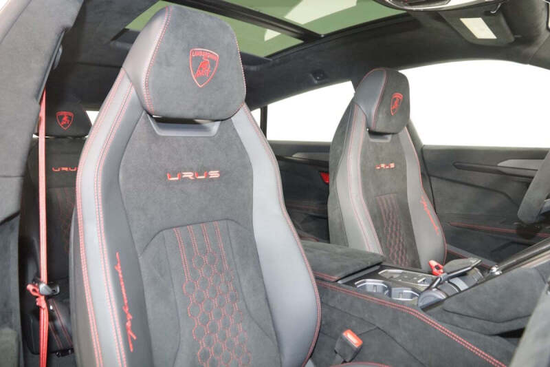 2024 Lamborghini Urus Performante
