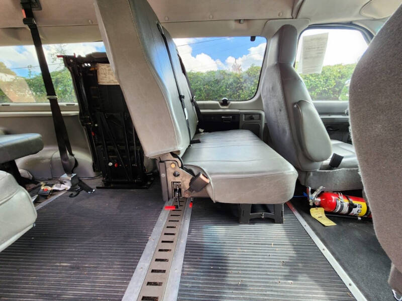 2009 Ford E-Series E-350 SD