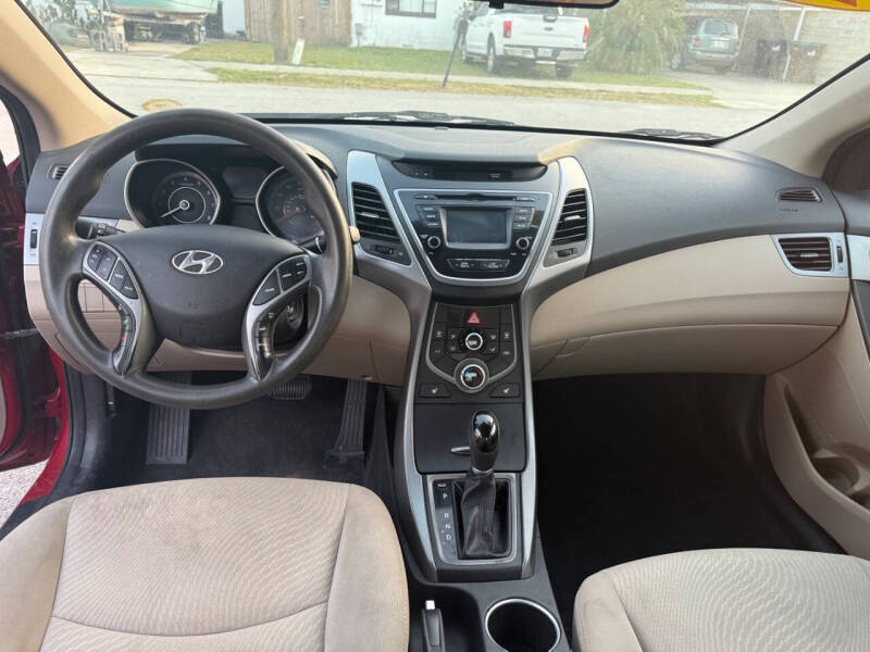 2014 Hyundai Elantra SE