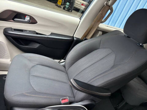 2018 Chrysler Pacifica Touring Plus