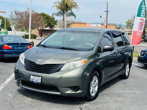 2012 Toyota Sienna Base 7-Passenger