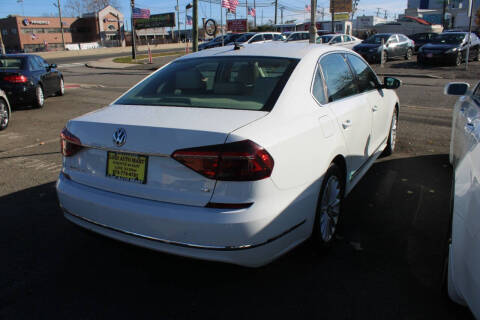 2017 Volkswagen Passat 1.8T SE