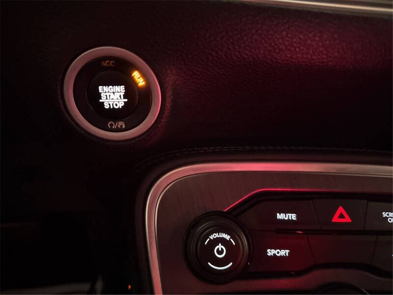 2017 Dodge Challenger SXT