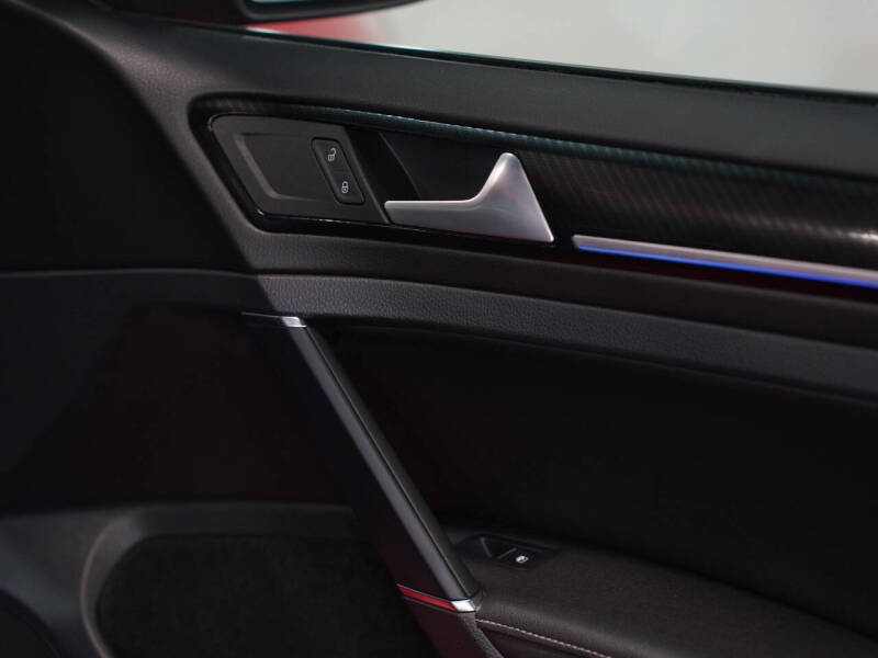 2016 Volkswagen Golf R 4Motion