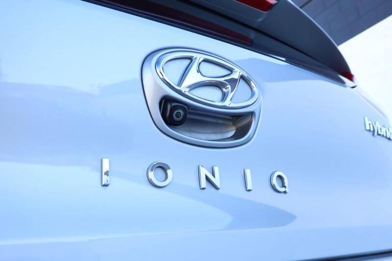 2021 Hyundai Ioniq Hybrid SE