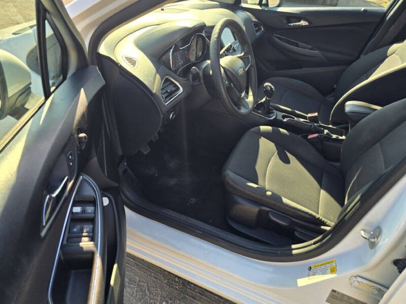 2017 Chevrolet Cruze LS Manual