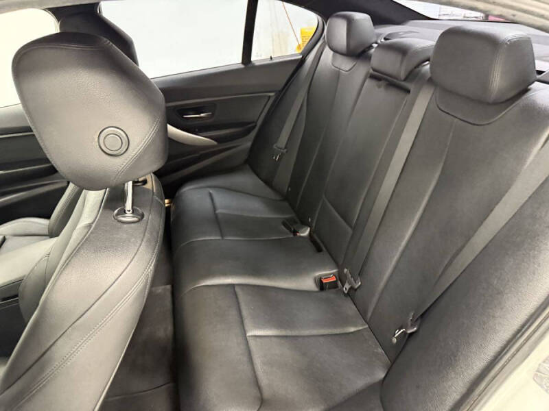 2014 BMW 3 Series 320i