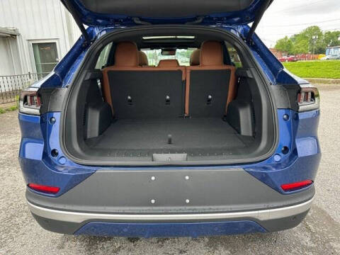 2025 VinFast VF8 Plus