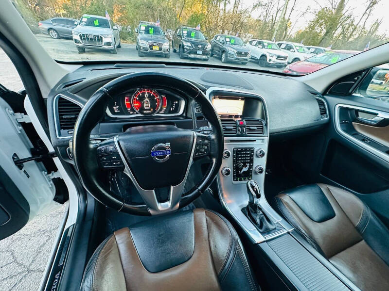 2017 Volvo XC60 T5 Dynamic