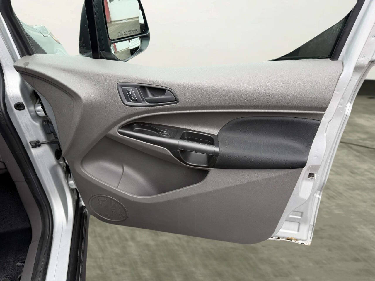 FordTransit Connect26