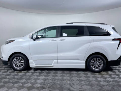 2025 Toyota Sienna XLE 7-Passenger