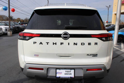 2023 Nissan Pathfinder Platinum