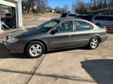 2005 Ford Taurus SE