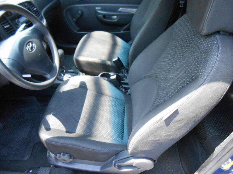 2010 Hyundai Accent Blue